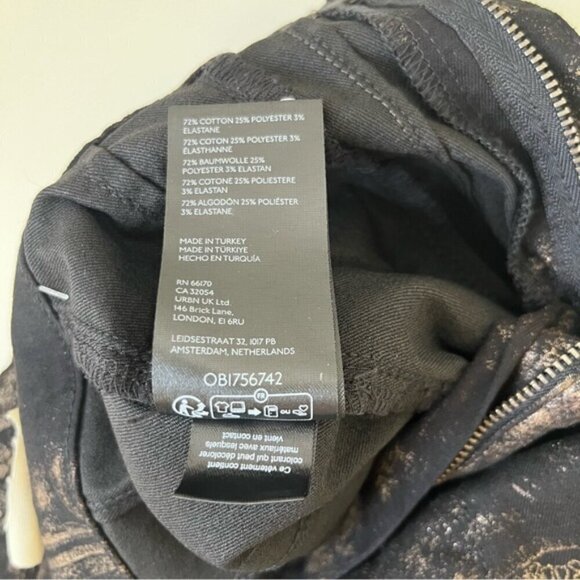 Free People Jayde Metallic Printed Flare Jeans in Black Tie Size 27 - Picture 16 of 16